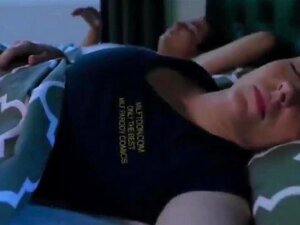 Брзи јутарњи секс са правом маћехом