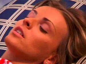 Pamela Vindt Het Leuk Van Achteren!