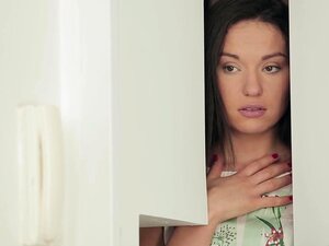 Силвија Лорен дели врућу тројку са својом пасторком Натали Голд и њеним дечком