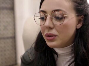 Geil Volwassen Derrick Pierce Railed Whitney Wrights Tee. Lily Tries Niet Naar Stare At De Lul Sinds Zijn Haar Eerste Keer Seeing Een Geschokt Door Alles Thats Happening Na Giving Hem Een Heet Blowjob Ze Bends Haar Bips Uncovering Haar Twat Thats Wanneer 