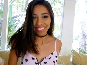 Pantyloze Grote Kont Jasmine Wordt Gehamerd. Pantyloze Grote Kond Jasmine Summers Doet Auditie En Wordt Hard Geneukt