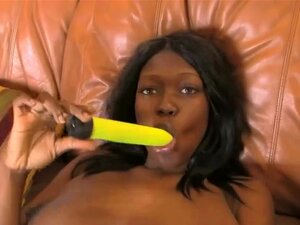 BrandNewAmateur's Jasmine Comes In For Her Casting Audition.