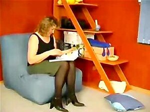 Дебељуца зрела жена и момак