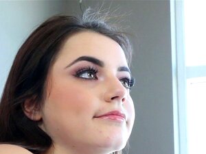 Spermasta Dadilja. Spermasta Mala Dadilja Zakucana U Psećem Stilu U HD-u