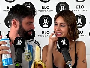 CAMI NAIR COME LA BANANA DE ELO PODCAST EN EL CUARTO PICANTE