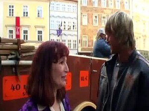 Oldie Si Fa Scopare La Figa Pelosa