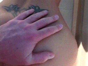 Луде напаљене слаткице јебу се на секс журци на броду у гангби