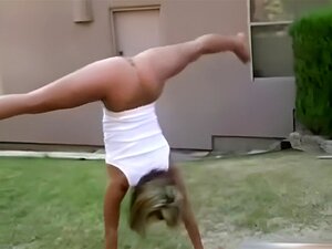 USA Cheerleader Does Her Moves Stripped In The Garden, Porn