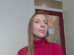 Raha Tekee Ujo Tyttö Pikku Paholainen