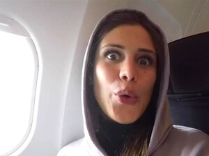 In Las Vegas Schlucke Ich Seinen Hugh-Schwanz Tief In Meinem Hals - Little Caprice