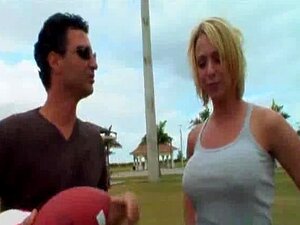 Brianna Har Stora Tuttar