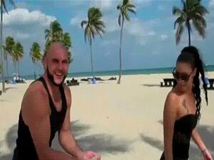 Ze Zal Neuken Een Andere Man Voor Geld 17