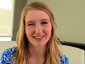 Elastyczna, Seksowna Blondynka Summer Dostaje Mocne Jebanie Przez Ogromnego