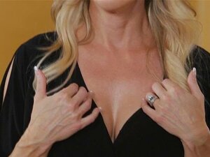 Bella Gliniarze Czują Się Jak Brandis Milf Z Cyckami