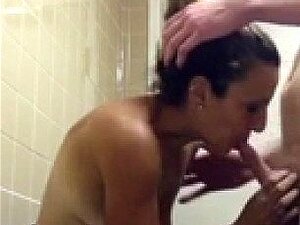 Straßenhure Wird In öffentlicher Toilette Gefickt