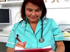 Prsata Starija žena Eva Stara Sa Svježim Drkanjem