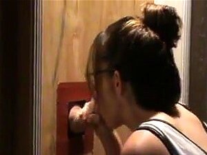 Frun Vid Gloryhole,