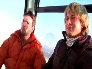 Offentliga Amatörer Värmer Upp I Snön