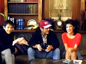 Darksome-haired Tysk Dam Med Petite Bazookas Har Missionären Så Mycket