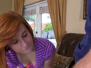 La Belle-mère En Chaleur Rejoint Un Couple Mignon Pour Un Plan à Trois. La Belle-mère Chaude Cory Chase Se Joint à La Mignonne Sadie Kennedy Et à Son Copain Pour Un Trio Torride