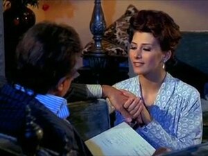 Softcore: Δράση με πλισέ φούστα από τη Malu