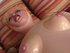 Freundinnen Heiße Mama Hilft Ihm Beim Kommen