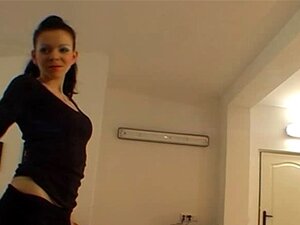 Tschechisches Mädchen Lapdancet Und Macht Sexy Striptease
