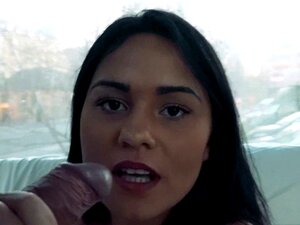 Gorąca Aida Sweet Odsuwa Majtki Na Bok, żeby Zostać Przelecona. AIDA SWEET