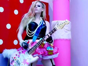 Avril Lavigne - Hello Kitty (een PornMusicVideos Porn Muziekvideo)