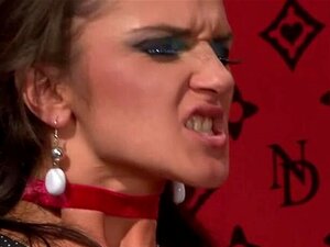 Volwassen Babe Krijgt Haar Kut Bewerkt. Geile Rijpe Lesbienne Krijgt Haar Kut Hard Gewerkt Door Minnaar