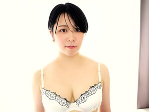 Poznaj Uwodzicielski Urok Najnowszej Modelki Z Tokio, Pani Reony Sato. Obserwuj, Jak Oddaje Się Rozkoszy Samotności, Uwodząc Cię Swym Wyuzdanym Bielizną I Eksponując Swój Olbrzymi Atut. Poddaj Się Pokusie I Poznaj świat Japońskiej Zmysłowości.