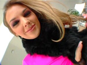 Бријана воли јебање и прскање