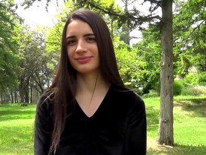 Brunetka Candie: Jeszcze Trudniej Dla Niej