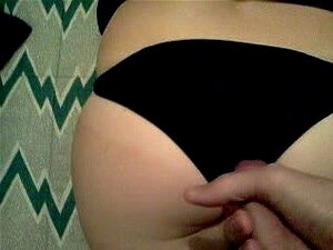 Завршава у најлонкама