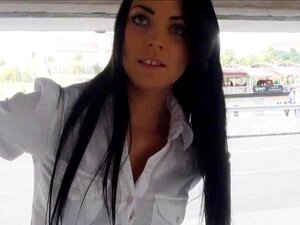 Sexy Amatør Eurobabe Suzy Fox Får Fitte Banket For Penger, Sexy Amatør Eurobabe Suzy Fox Blinker Med De Fine Puppene Sine, Deretter Får Fitta Si Banket Og Får Ansiktsbehandling For Penger