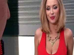 Store Pupper MILF Katie Kox Blir Knullet Hardt Med En Feit Kuk