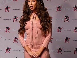 Nikki Benz & Tori Svart Att Döma Tjejers Blowjob-färdigheter I DPStar Säsong 3 Ep4