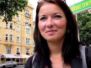 HUNT4K. Cuckold Accepteerde Geld Voor De Seks Van Haar Vriendin Met