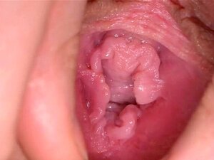 Verrückte Tschechische Süße Spreizt Ihre Enge Muschi Bis Zum Spezi. Wunderschönes Tschechisches Centerfold Dehnt Kahle Muschi Und Stopft Lustiges Sexspielzeug Hart Rein, Um Den Besten Orgasmus Zu Haben