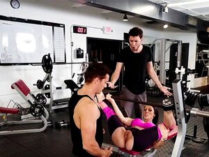 Huge Tits Gf Cheating Bf At The Gym. Huge Tits Brunette Girlfriend Rachel Starr Came To The Gym To Help Her Bf Doing Some Excercises But There Muscular Man Fucked Her Pussy In Front Of Her Bf