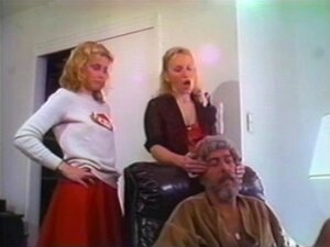 Verführerische Haare, Die Dich Schwach Werden Lassen. Diese Sinnlichen Damen Wissen, Wie Sie Mit Ihren Haaren Umgehen Und Lassen Dich Nach Mehr Verlangen. Verpassen Sie Nicht Dieses Verlockende Erlebnis.