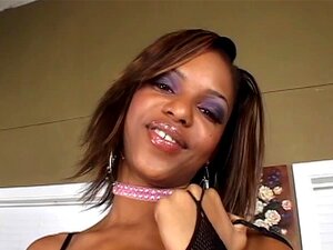 Sexig Ebony Med Rund Rumpa Blir Påsatt Av Stor Svart Kuk