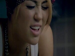 Miley cyrus nackt am strand unzensiert