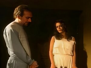 Morena Italiana BigTits. Esposa Quente Italiana