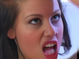 Анета Стееле има дивљи јебени Секс на мотоциклу