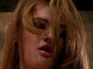 Crvenokosa S Slatkim Pjegicama čvrsto Vezana I Natjerana Da Svrši Velike Napuhane Bradavice Stegnute I Utegnute - HogTied, Dobrodošli U Drugi Nastavak Serije Filmova Hogtied. Ovi Filmovi Su Stvarne životne Fantazije Djevojaka Koje Se Pojavljuju U Filmovim