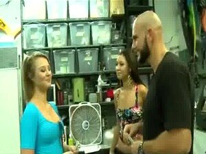 Студенткиња треба кеш 9