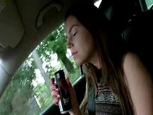Stranded Söpöläinen Babe Nai Ratsastaa Kotiin Marina Visconti.2