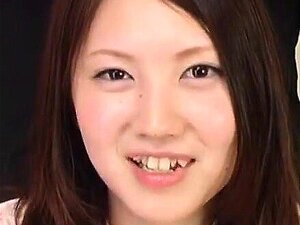 Linda Japonesa Recibe La Más Adorable Concha Rasurada