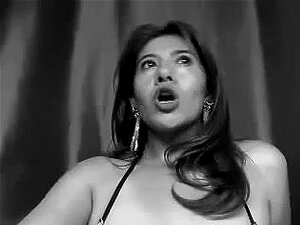 Grote Booby Volwassen, Een Grote Booby Volwassen Tonen Haar Borsten Op Webcam